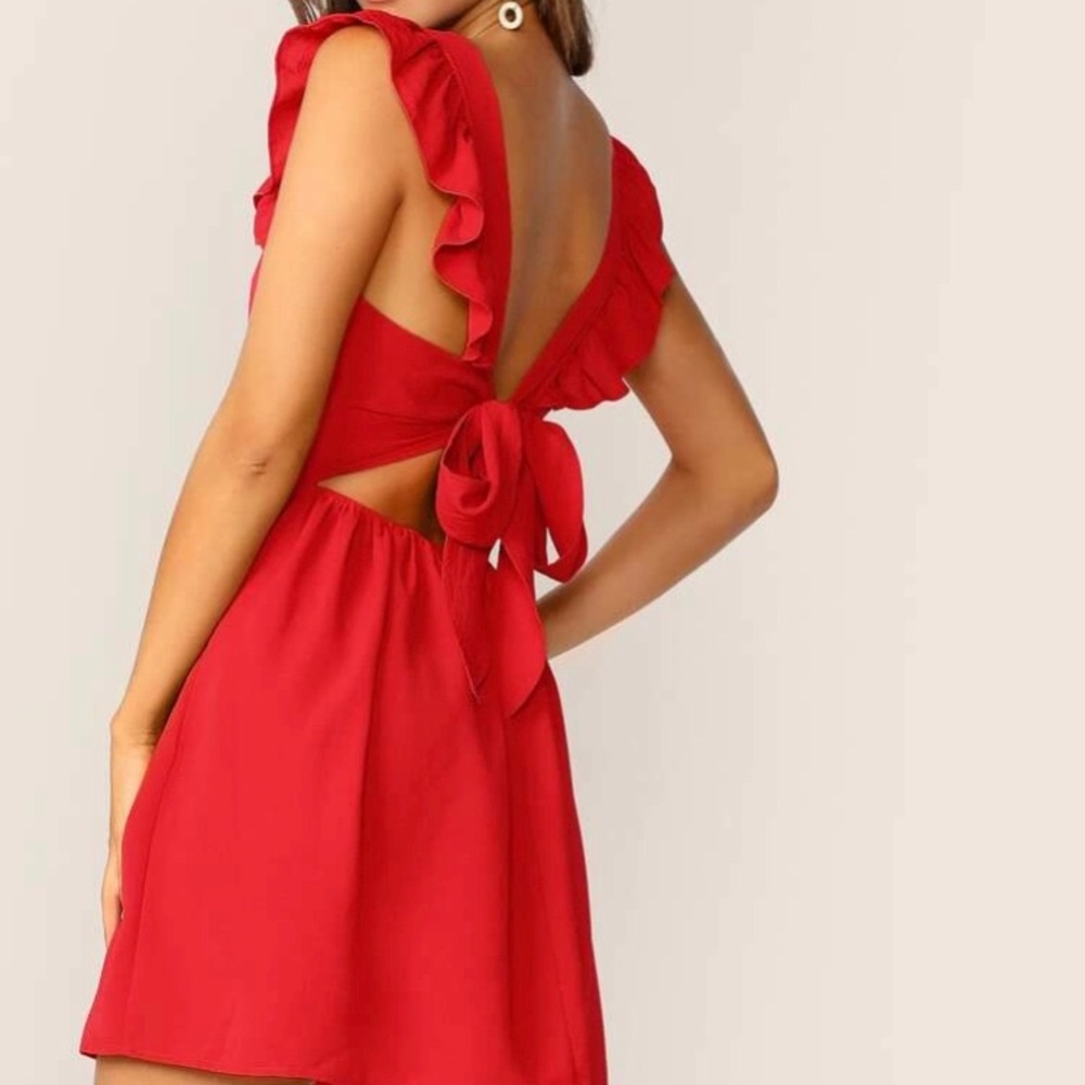 SHEIN tie back ruffle dress. RED size medium